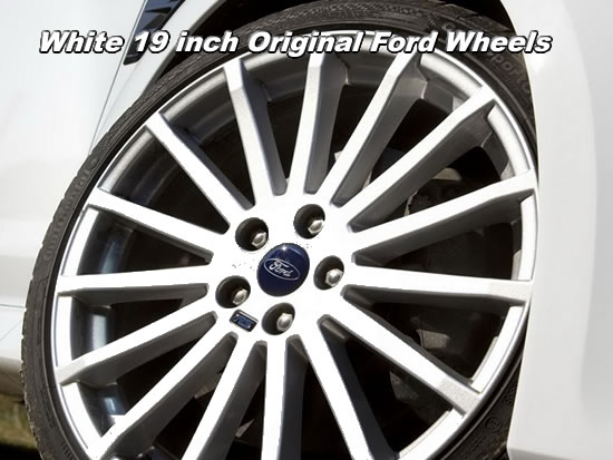 white 19 inch ford focus rs mk2 wheel